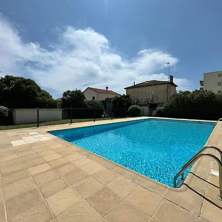 Les Palmiers: Apt 2 Prs, Piscine, Parking アパート
