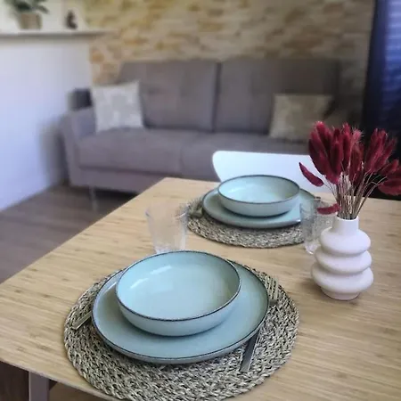 Les Palmiers: Apt 2 Prs, Piscine, Parking * Антиб